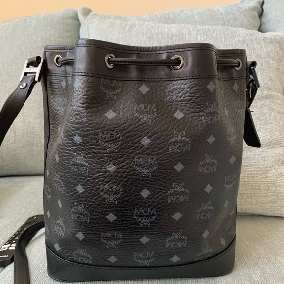 MCM Black Leather Heritage Bucket Bag - Picture 2 of 9